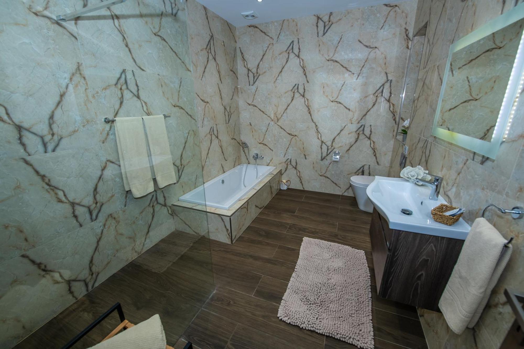 Clifftop Modern Apartment Mellieha Exterior photo