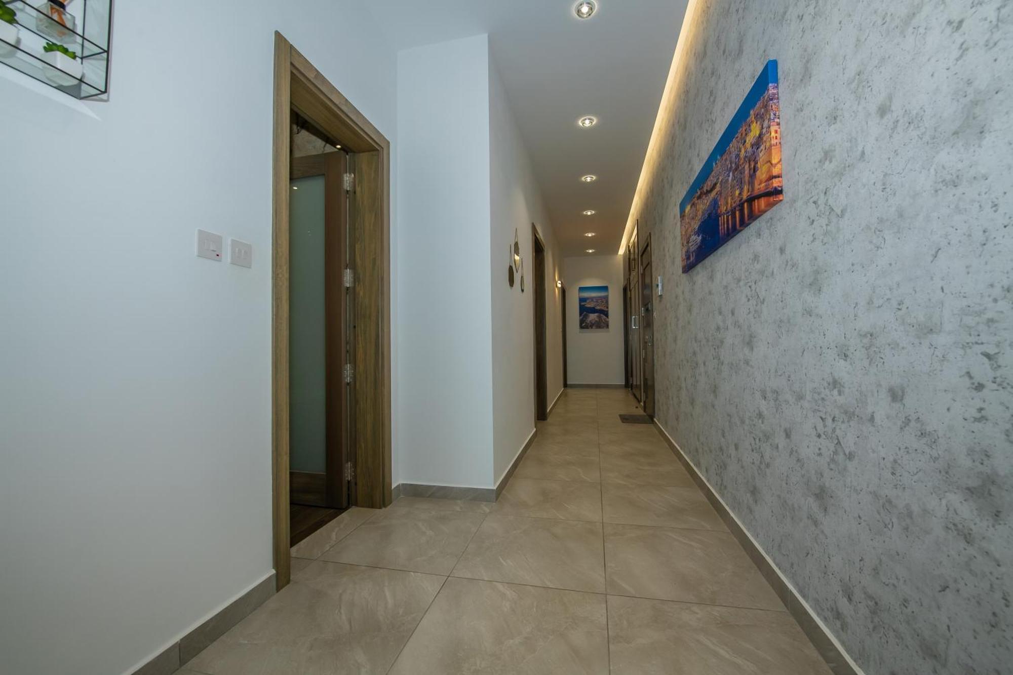Clifftop Modern Apartment Mellieha Exterior photo