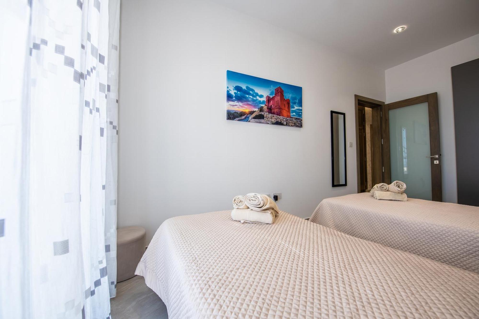 Clifftop Modern Apartment Mellieha Exterior photo