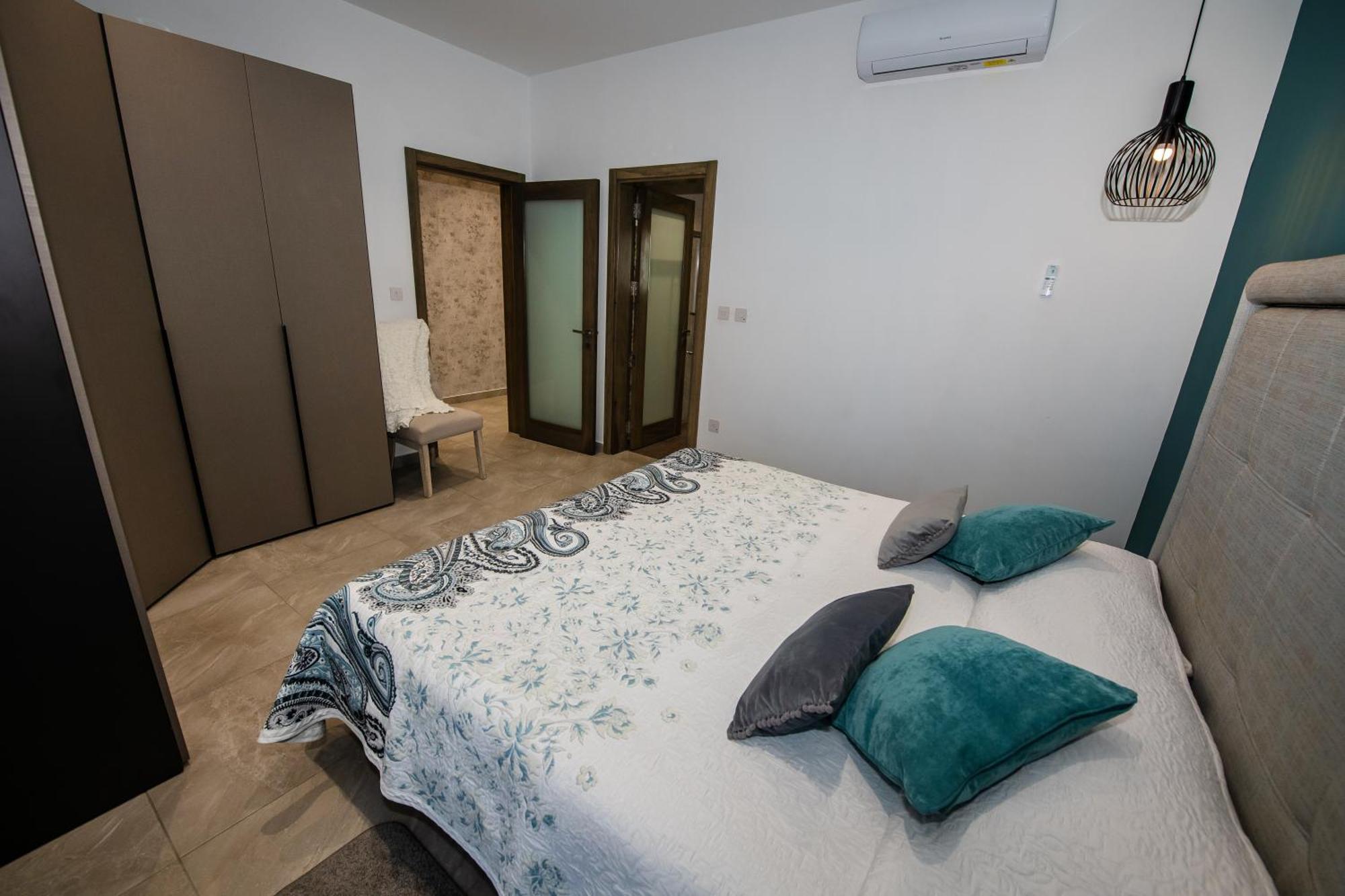 Clifftop Modern Apartment Mellieha Exterior photo